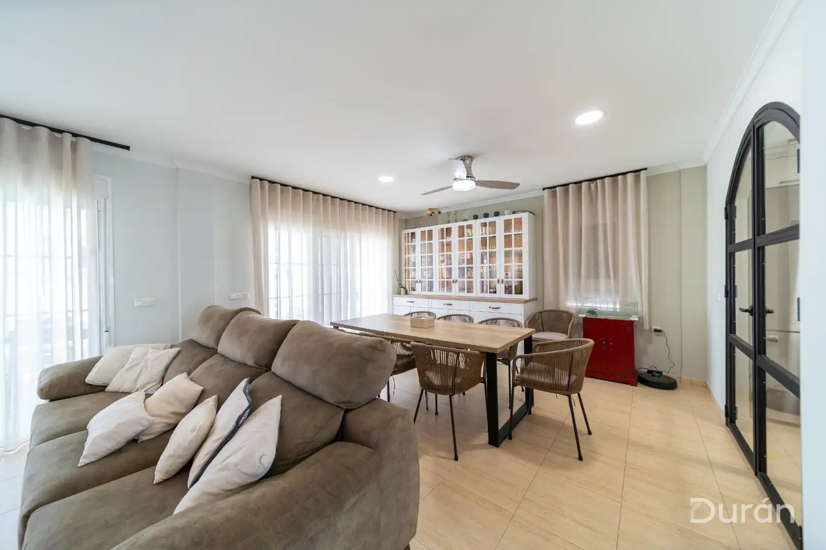 Sala de estar de Casa o chalet en venta en El Ejido con Aire acondicionado, Jardín privado y Terraza