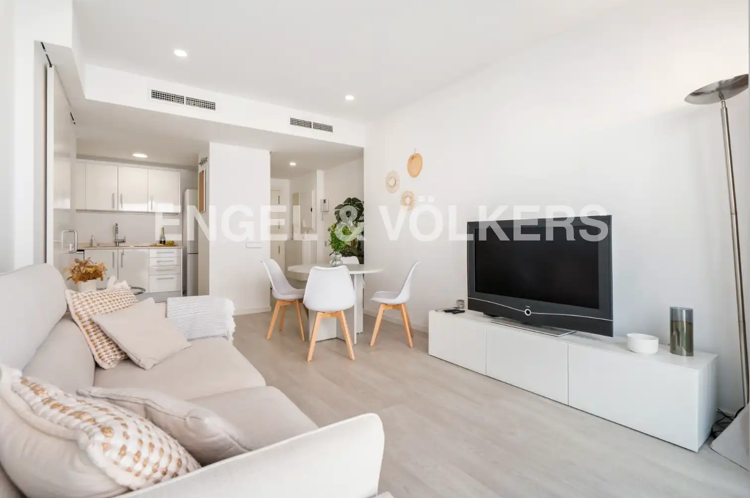Living room of Flat for rent in Barcelona  with Air Conditioner, Heating and Parquet flooring