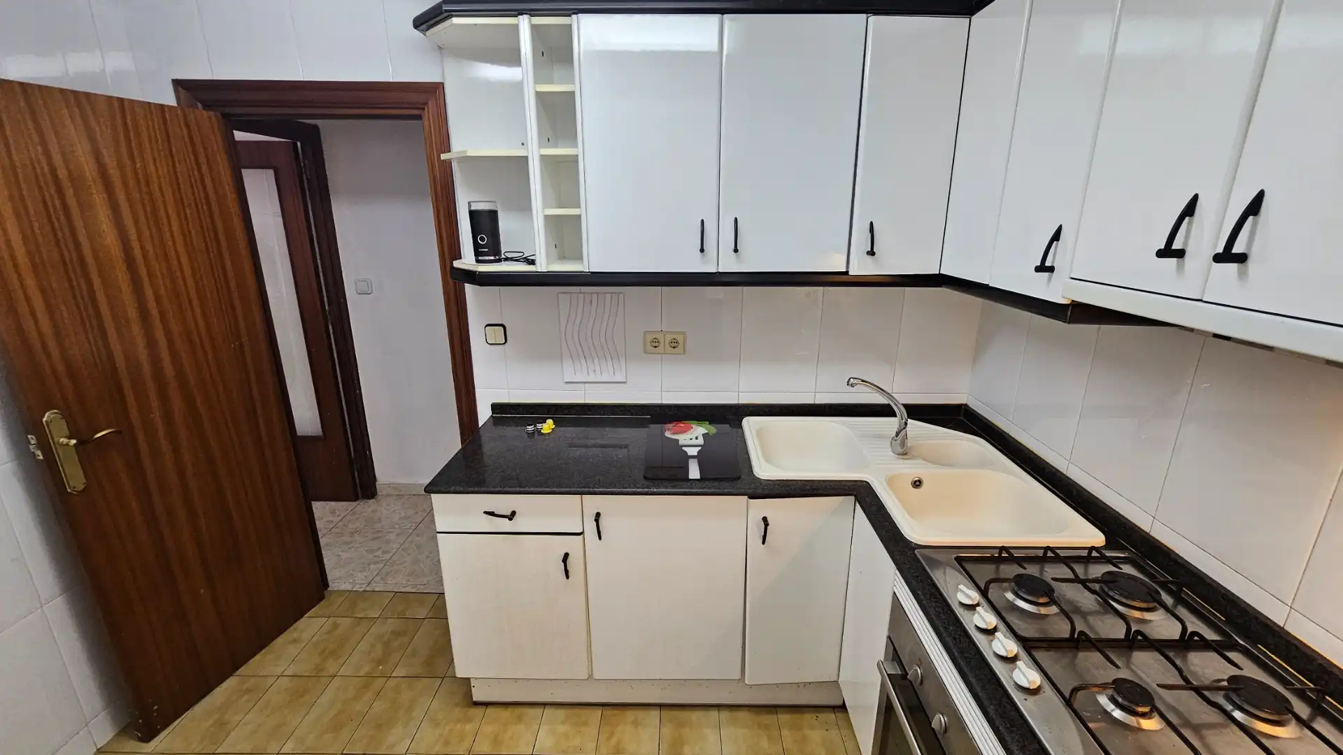 Cocina de Piso en venta en Santa Coloma de Gramenet con Aire acondicionado y Horno