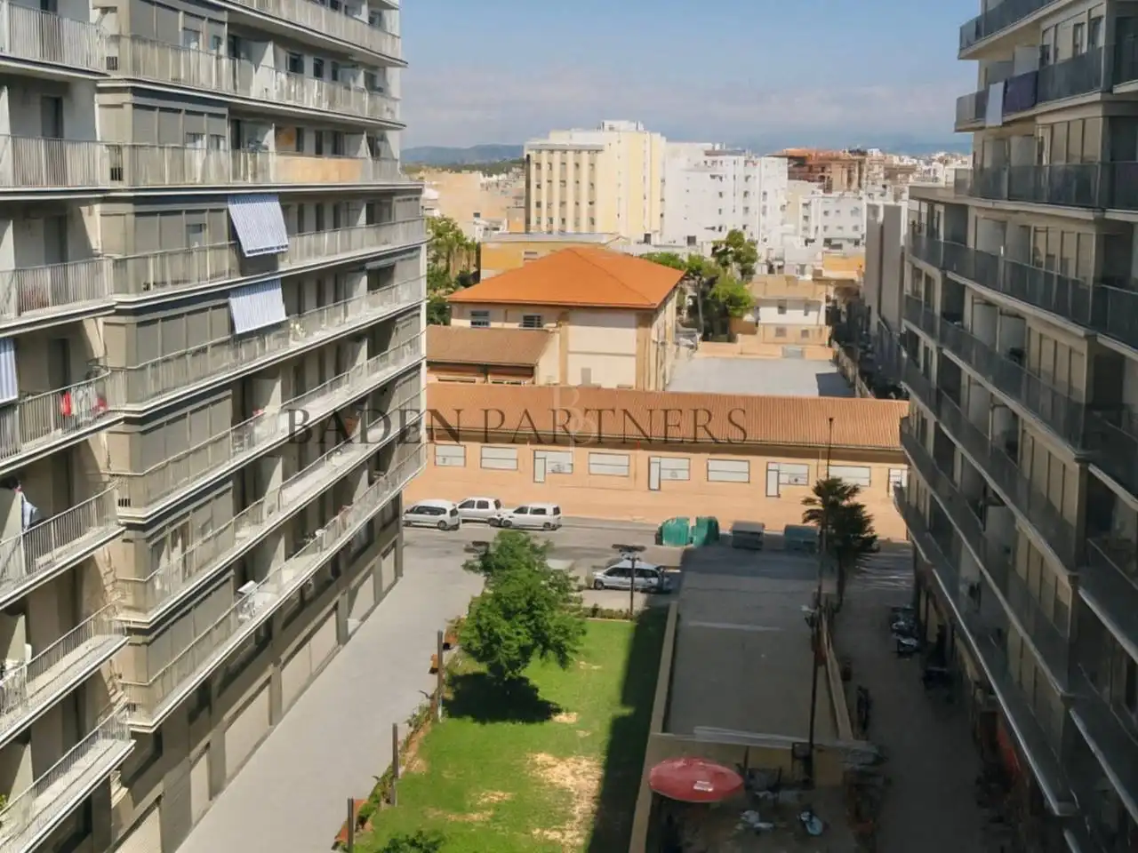Vista exterior de Pis en venda en Vinaròs amb Aire condicionat, Terrassa i Balcó
