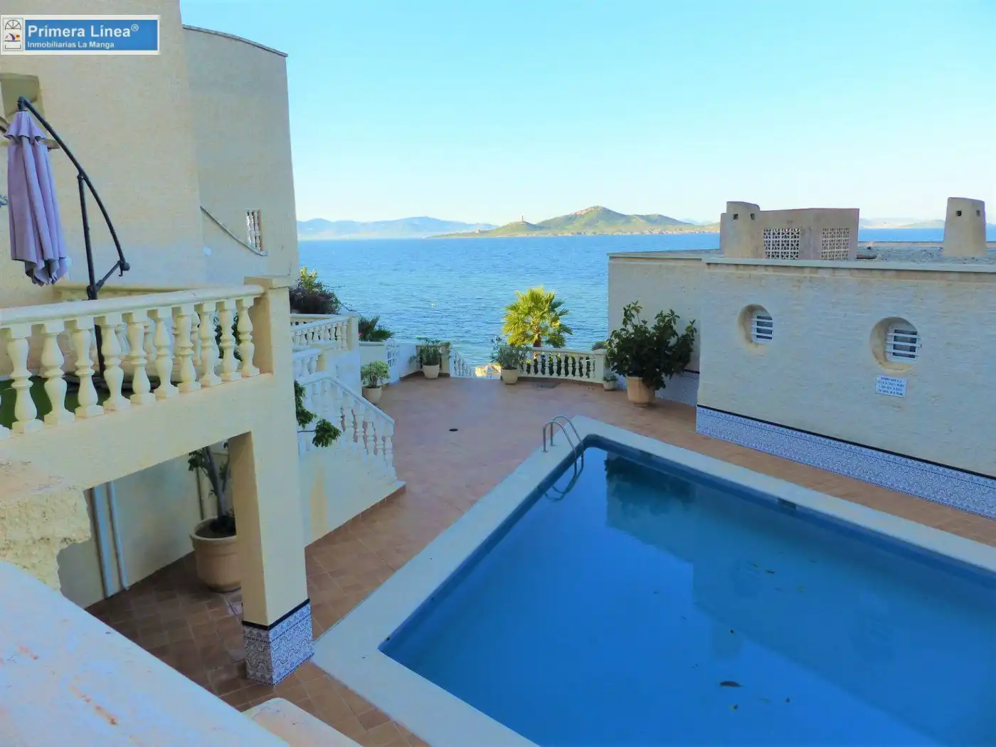 Piscina de Casa adosada en venta en La Manga del Mar Menor con Aire acondicionado, Terraza y Amueblado