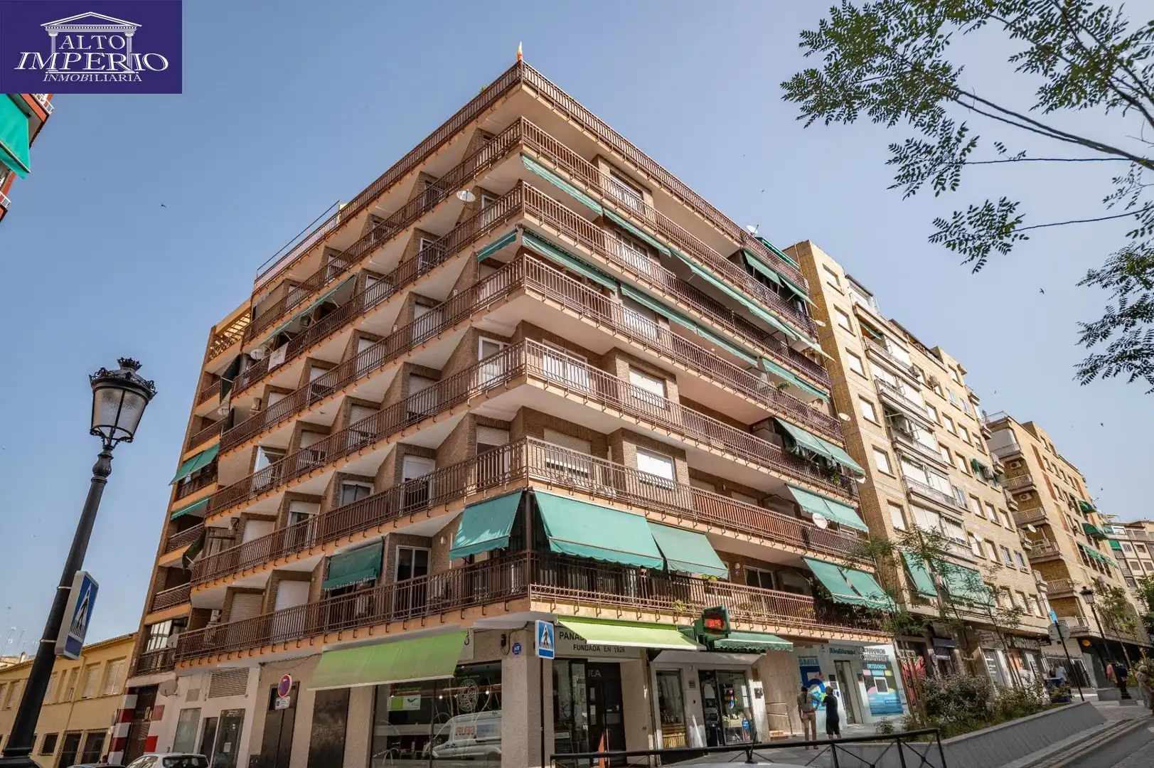 Piso con terraza en venta en Calle EMPERATRIZ EUGENIA 6, imagen 3