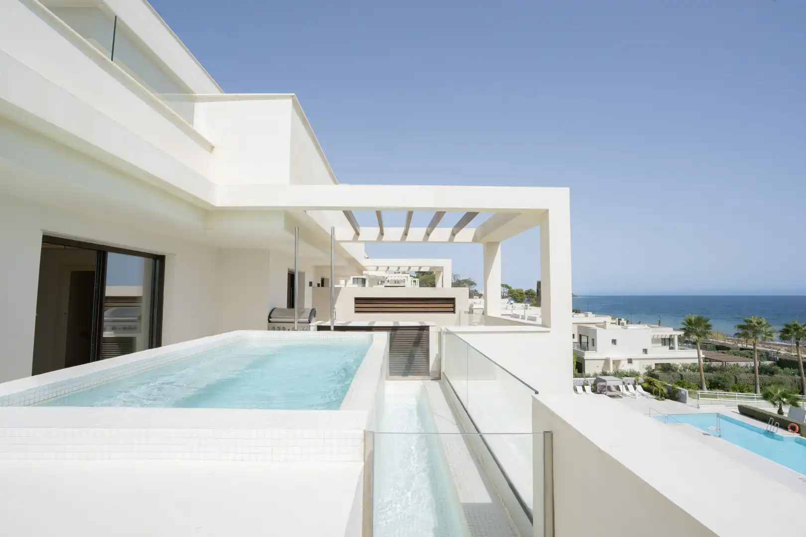 Piscina de Ático de alquiler en Estepona con Aire acondicionado, Calefacción y Terraza