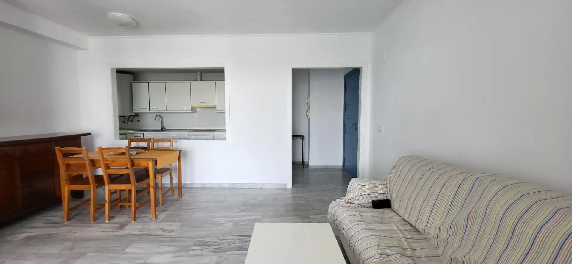 Sala d'estar de Apartament de lloguer en Marbella amb Jardí privat, Terrassa i Moblat