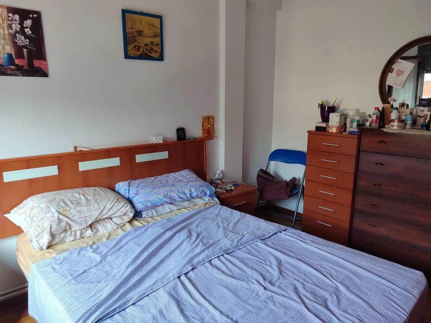 Dormitori de Pis en venda en Oviedo  amb Calefacció