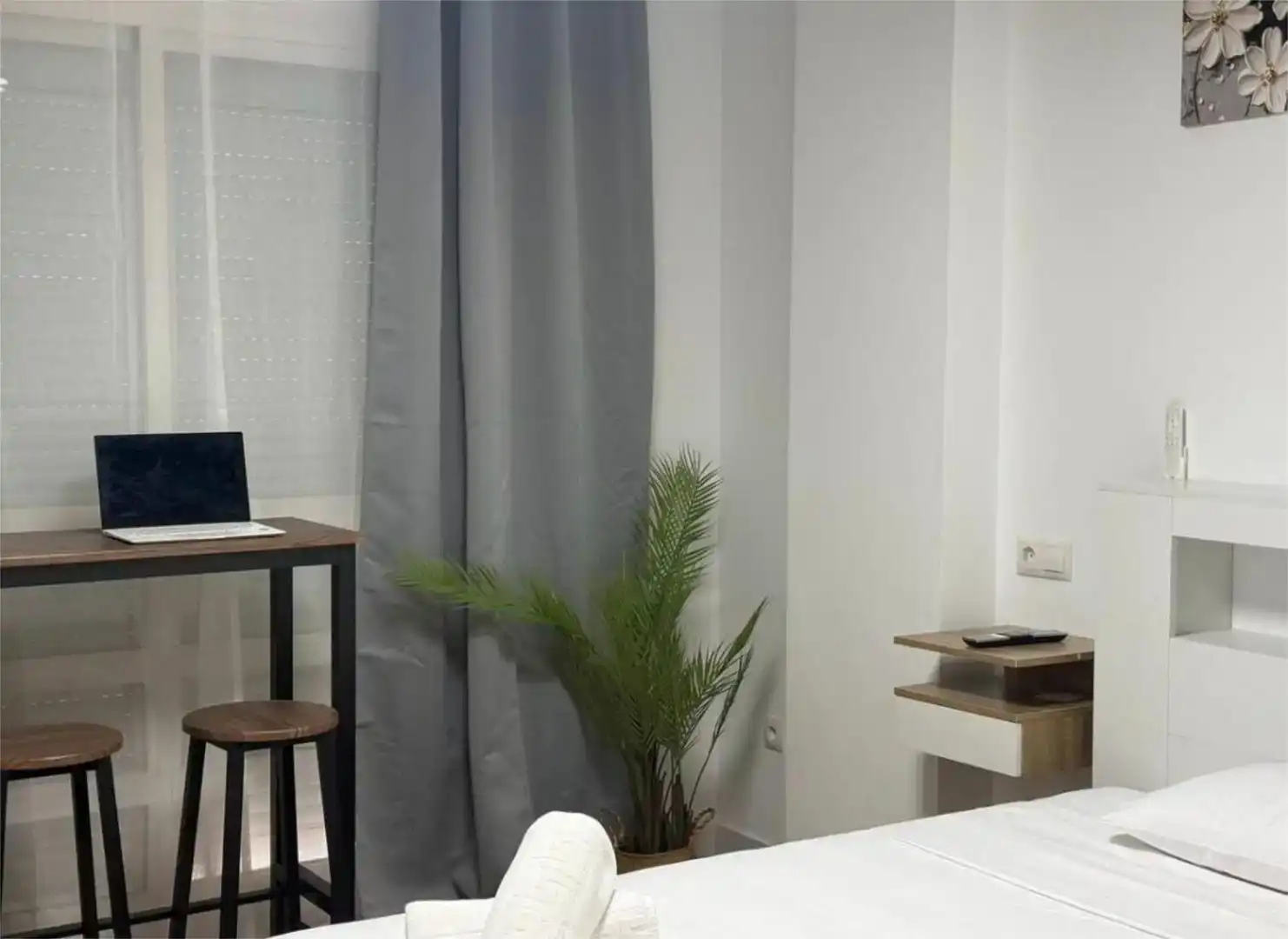 Dormitori de Loft de lloguer en Madrid amb Aire condicionat, Piscina i Moblat