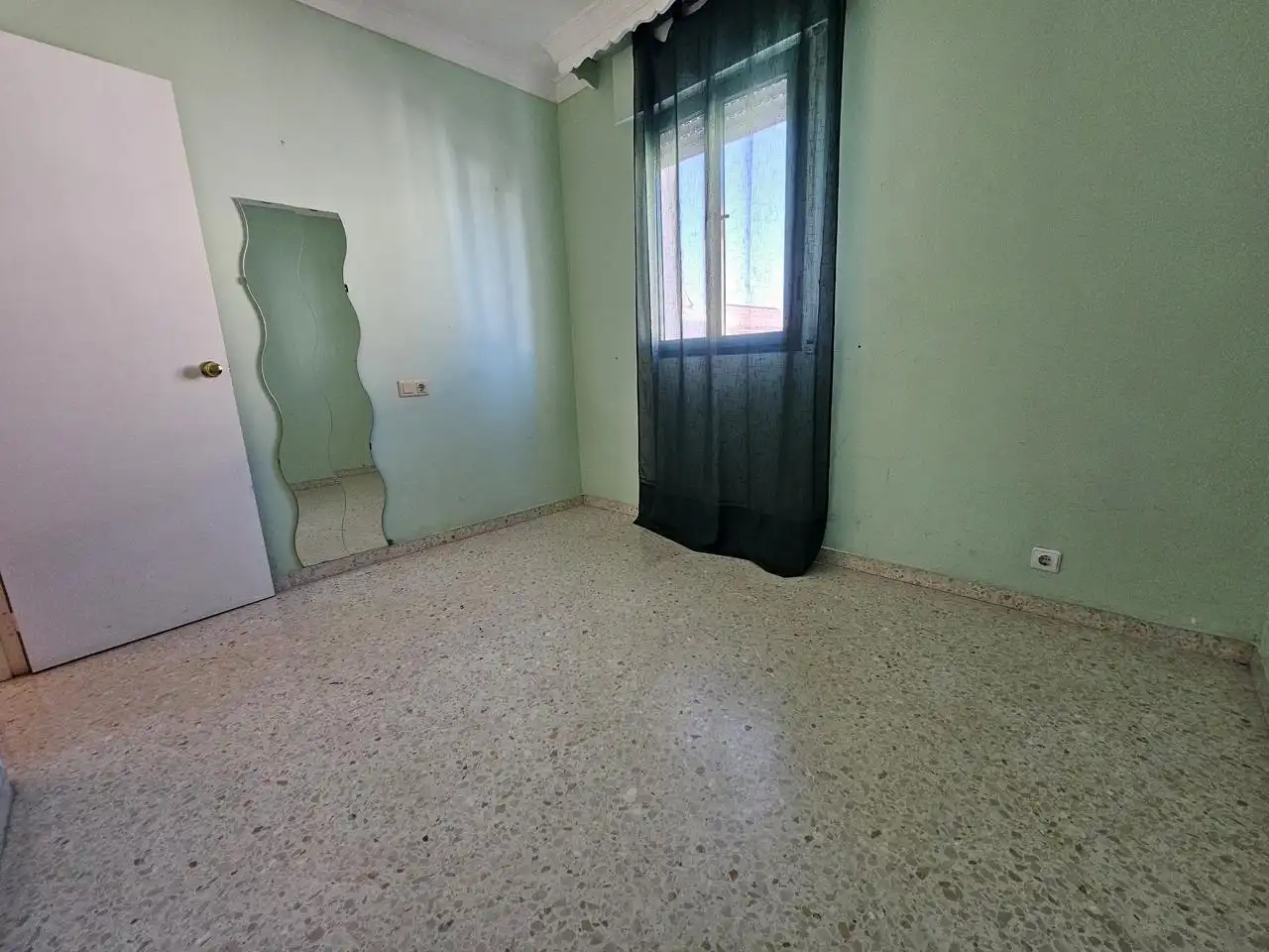 Habitación de Piso en venta en Lebrija con Trastero
