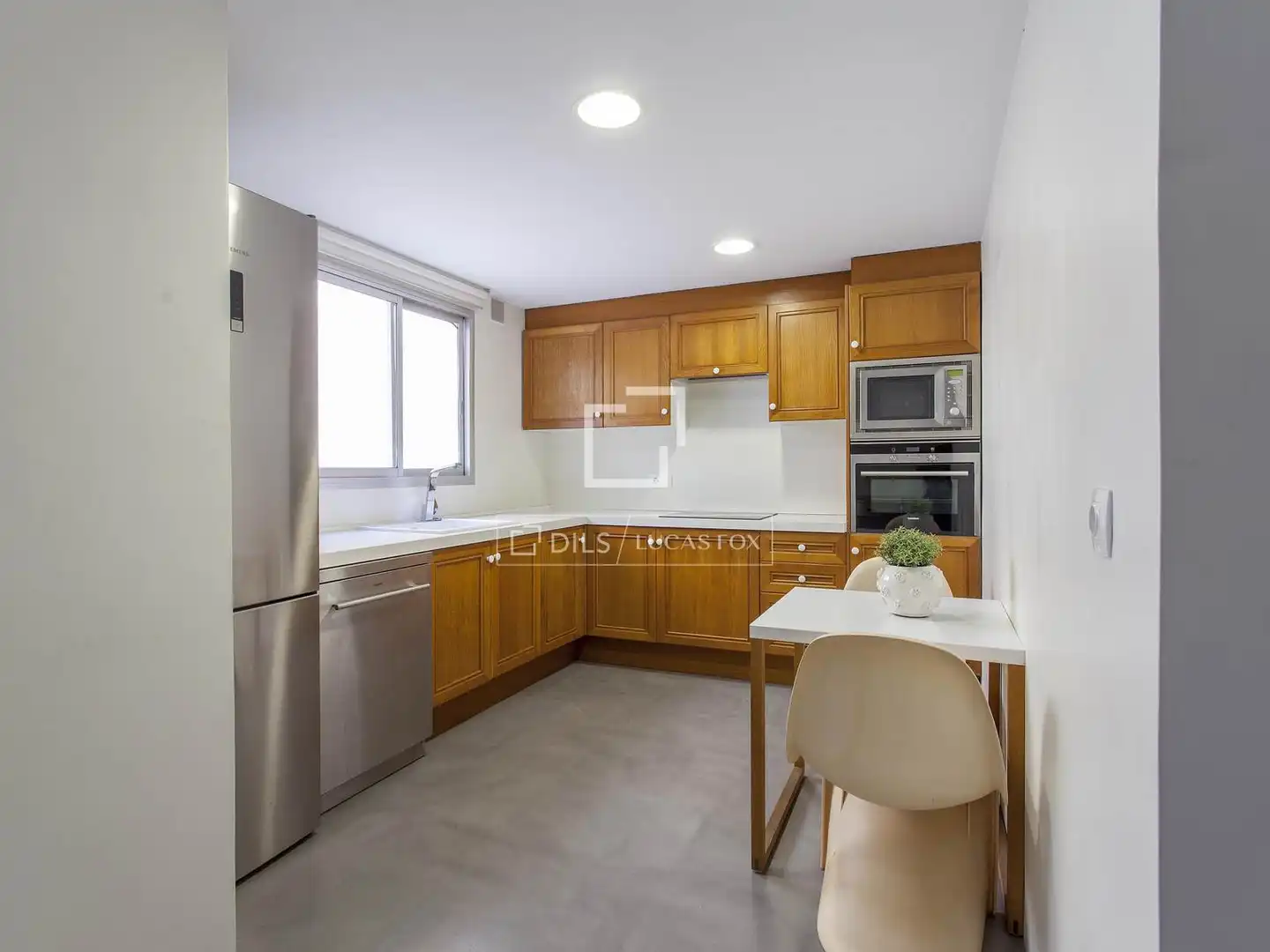 Cuina de Àtic de lloguer en Valencia amb Aire condicionat, Calefacció i Parquet
