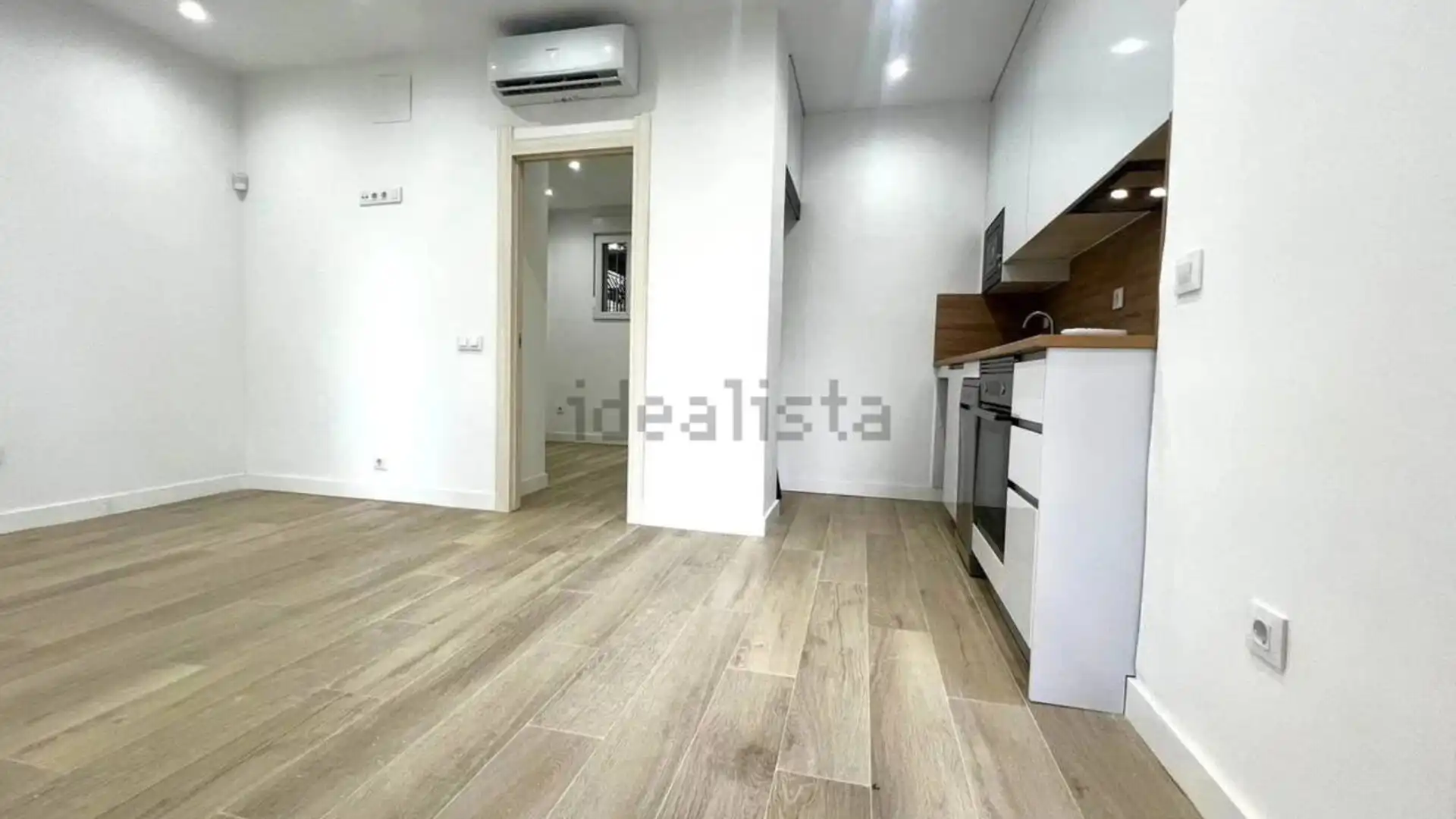 Vista exterior de Estudio en venta en Badalona
