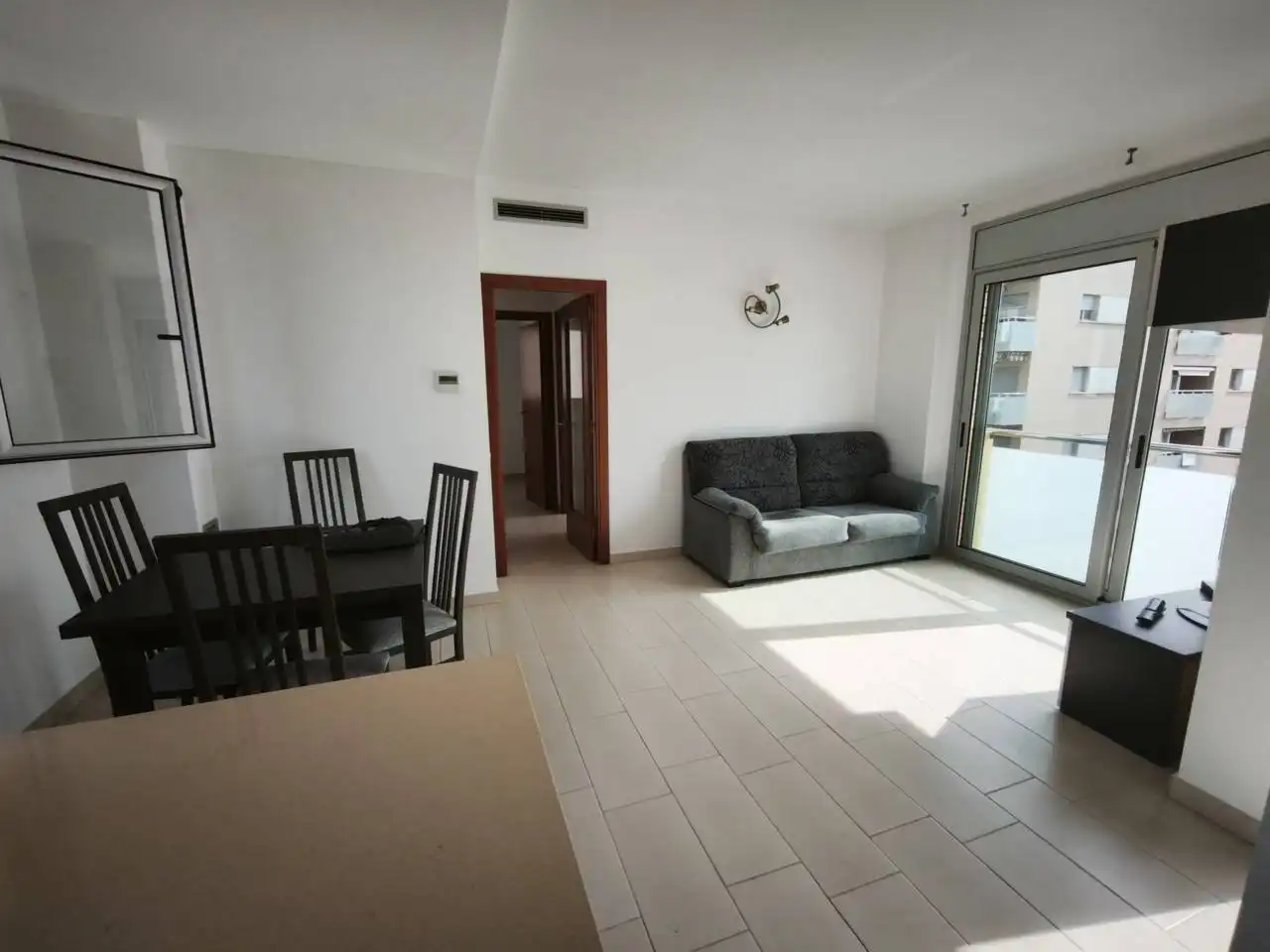 Wohnzimmer von Wohnung zum Verkauf in Calafell mit Klimaanlage, Heizung und Terrasse
