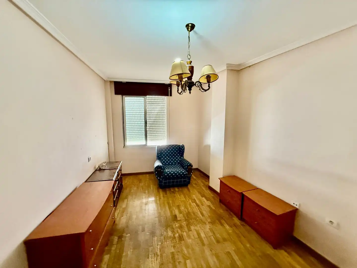 Sala de estar de Ático en venta en La Bañeza  con Calefacción, Parquet y Terraza
