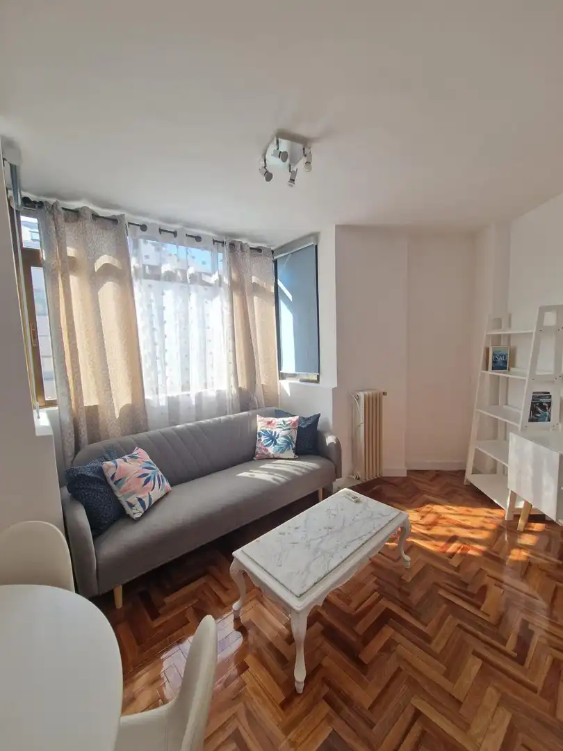 Sala d'estar de Pis de lloguer en Madrid amb Aire condicionat, Calefacció i Moblat