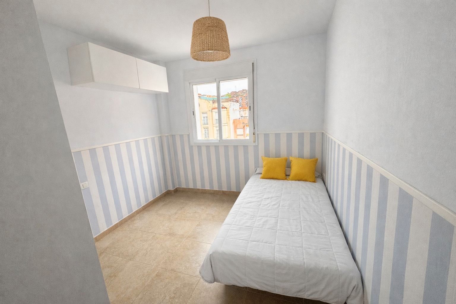 Dormitori de Pis de lloguer en Málaga Capital amb Aire condicionat, Moblat i Rentadora