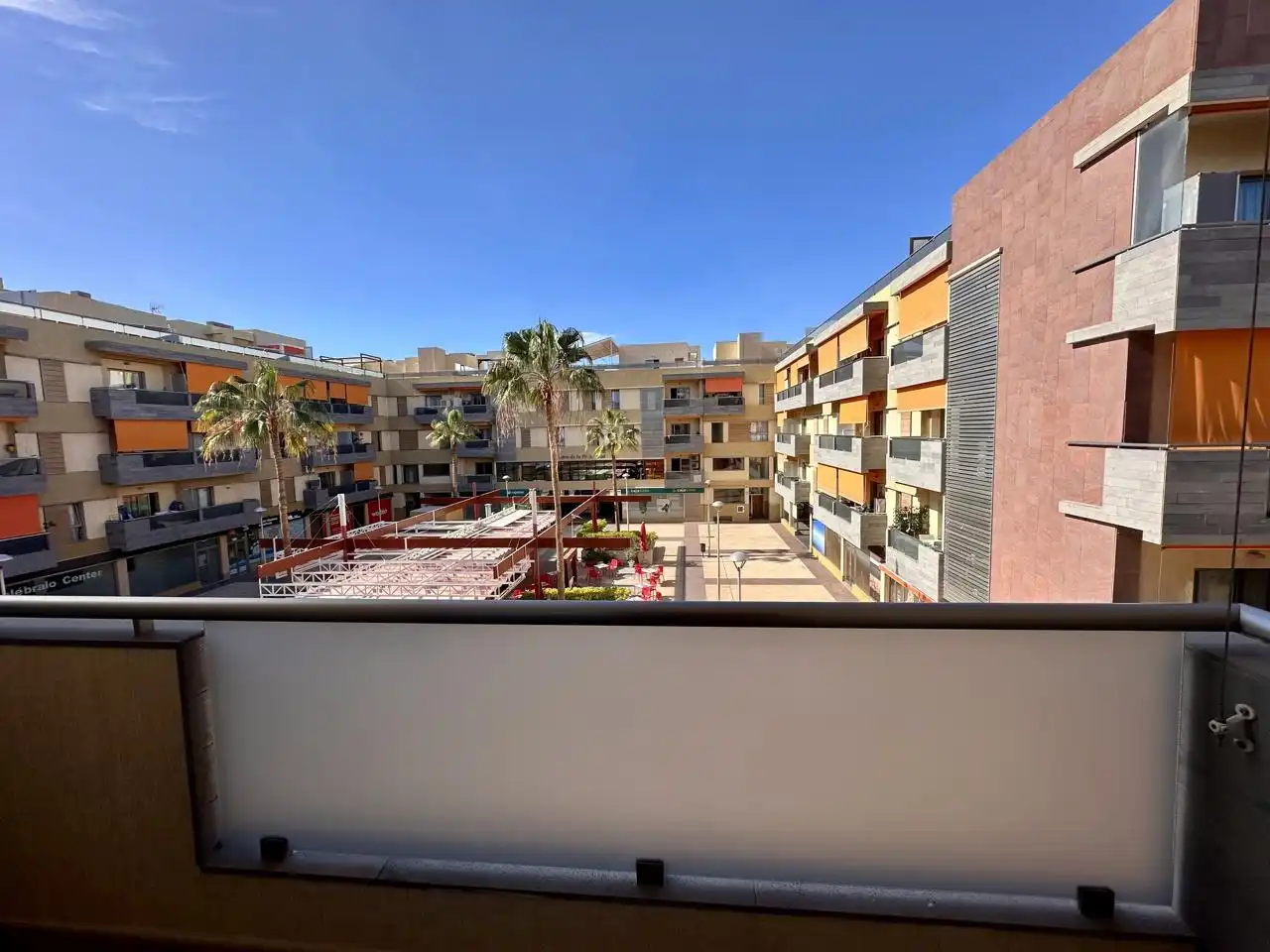 Außenansicht von Wohnungen zum Verkauf in Guía de Isora mit Balkon