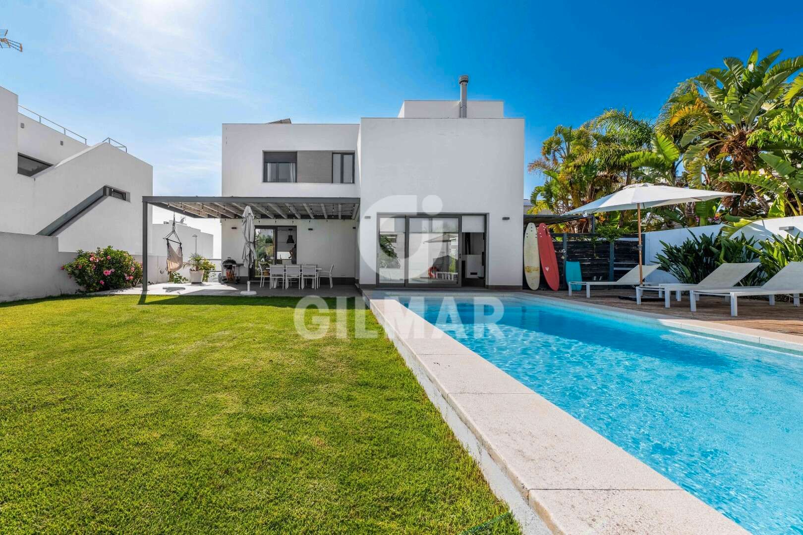 Exterior view of House or chalet for sale in Conil de la Frontera  with Air Conditioner, Heating and Private garden