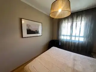 Schlafzimmer von Wohnungen zur Miete in León Capital  mit Heizung, Parkett und Terrasse