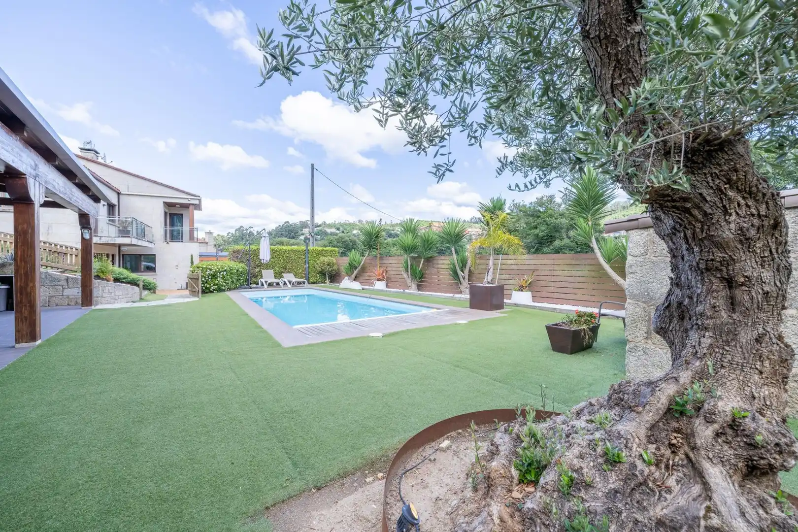 Swimming pool of Houses for sale in Vigo   with Heating, Private garden and Terrace