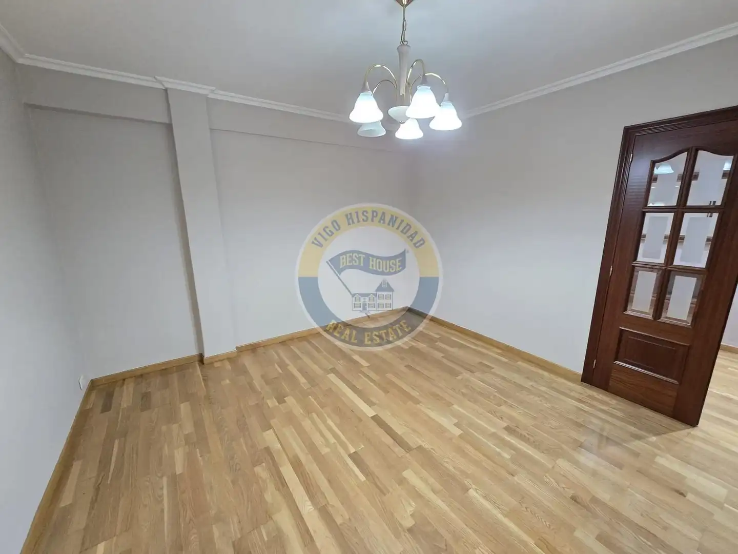 Piso de alquiler en Vigo  con Calefacción