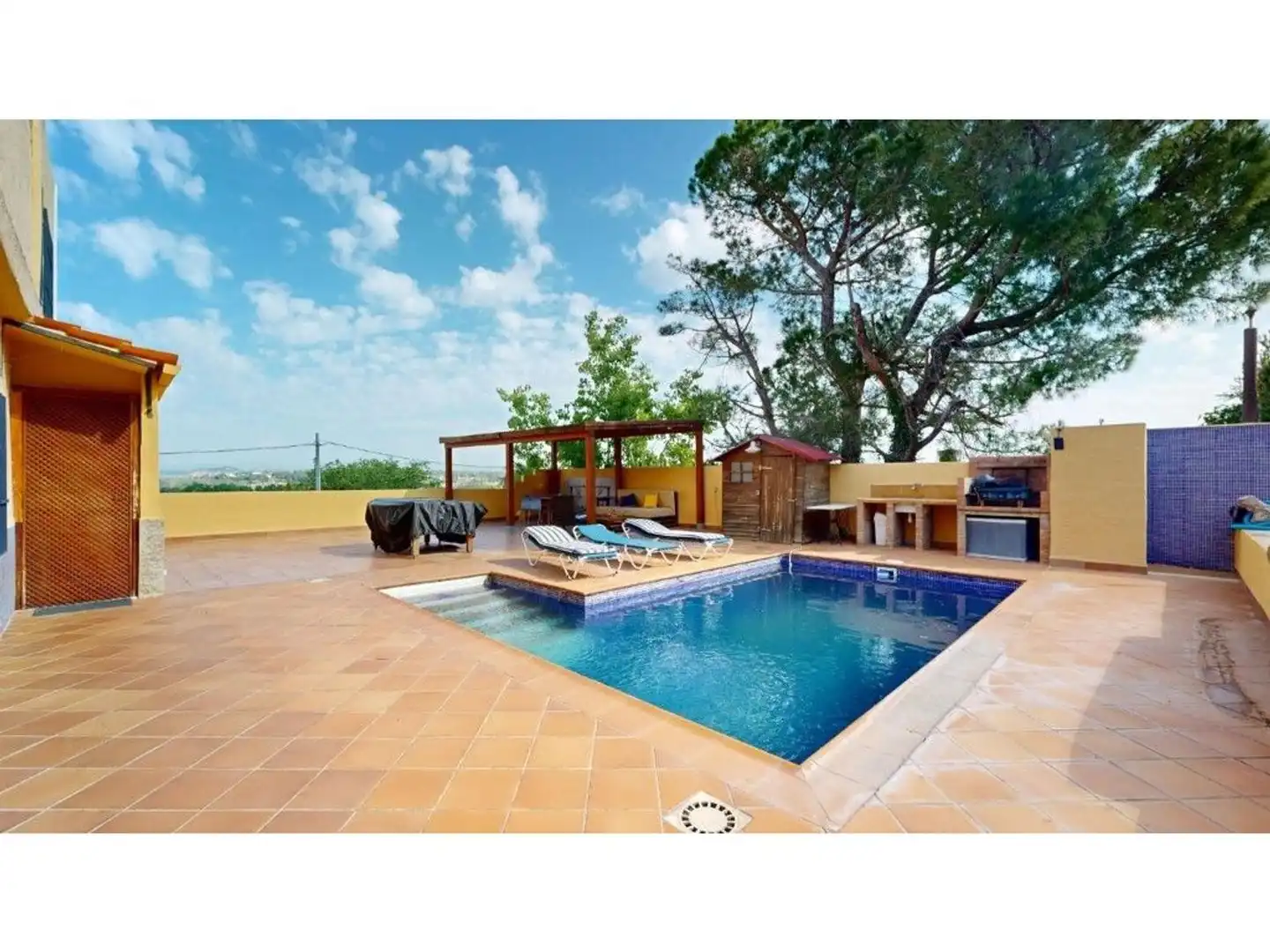 Piscina de Casa o xalet en venda en Riba-roja de Túria amb Aire condicionat, Calefacció i Jardí privat