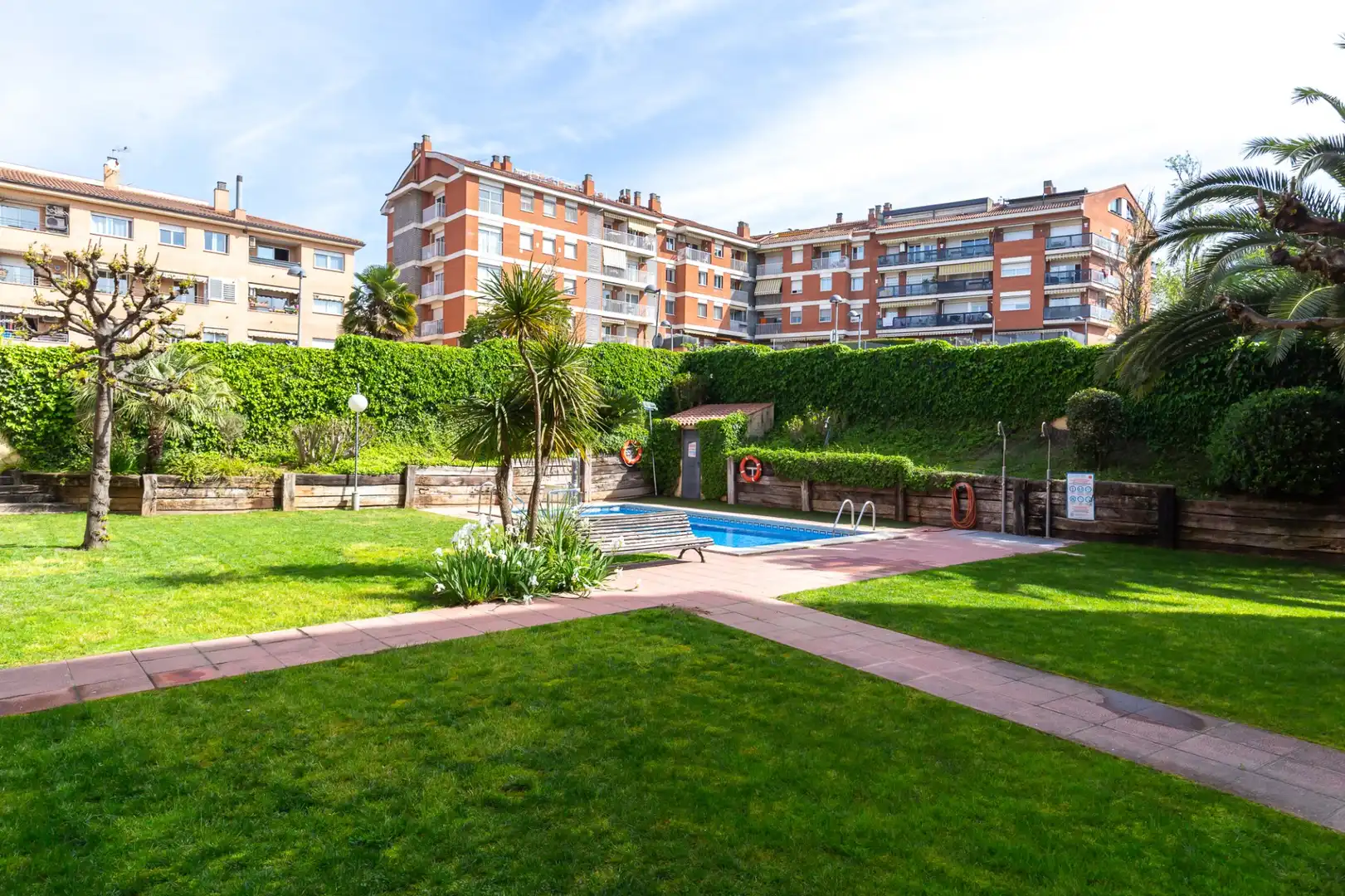 Piscina de Planta baixa en venda en Rubí amb Aire condicionat, Calefacció i Terrassa