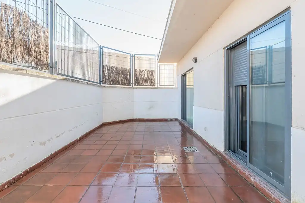 Flat for sale in C/ Plaza de la Estación - Res , Jardín de los Reyes - Parque Real