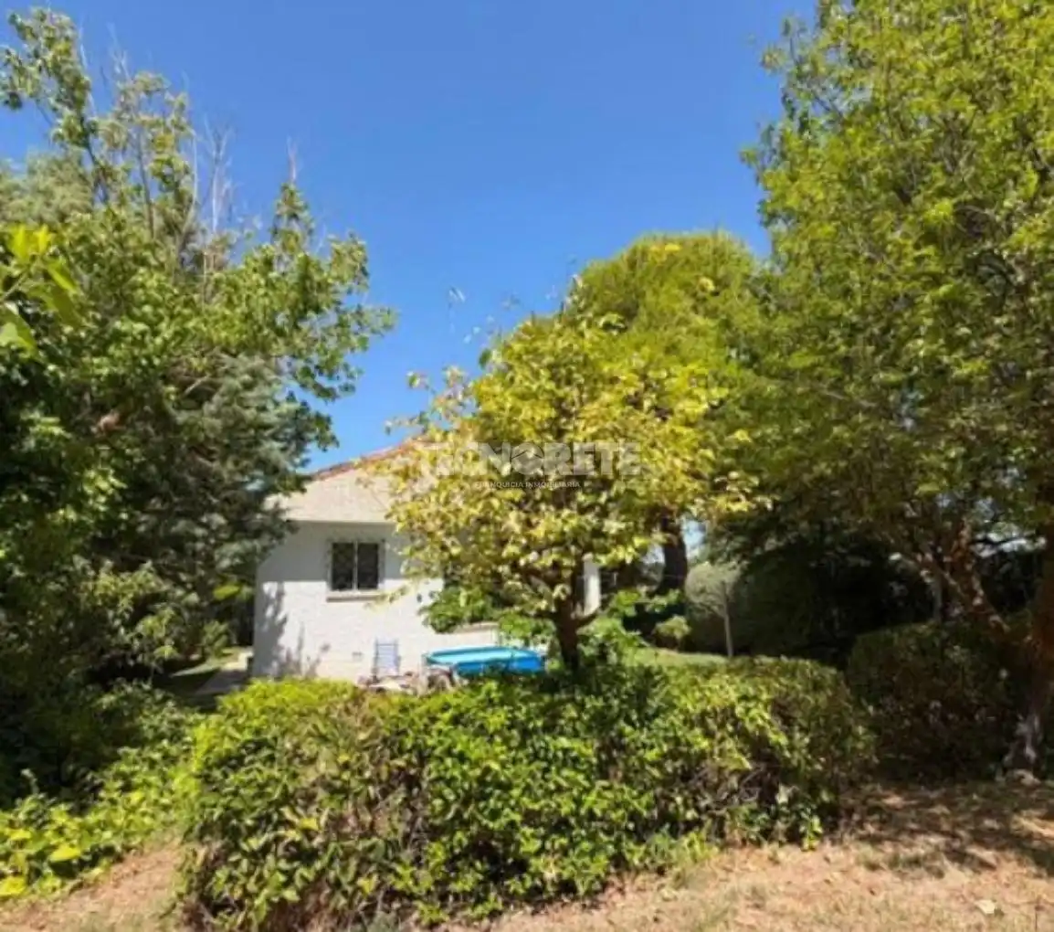 Garden of Houses for sale in Lillo  with Air Conditioner and Heating