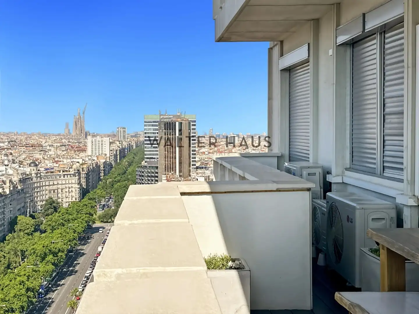 Außenansicht von Wohnung zur Miete in Barcelona mit Klimaanlage, Heizung und Möbliert