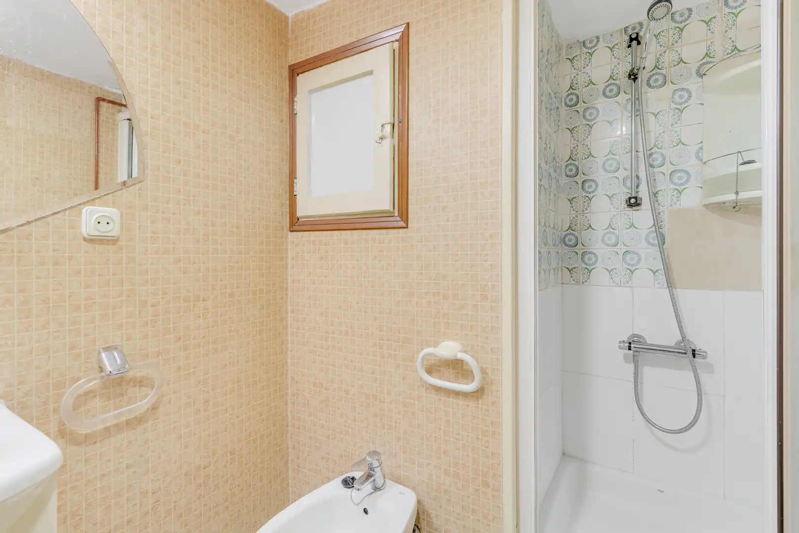 Bathroom of Flat for sale in Barcelona  with Balcony