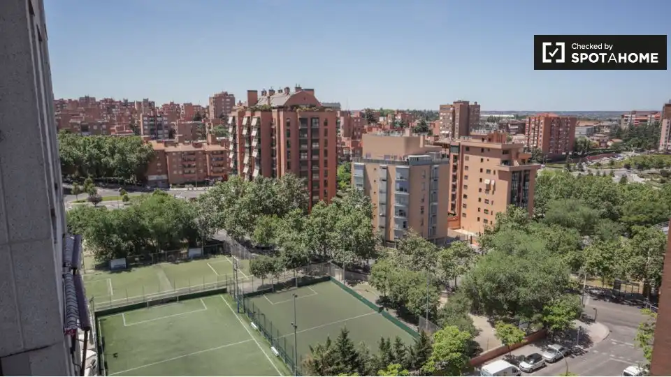 Piso con terraza en alquiler en Fuencarral - El Pardo, imagen 11