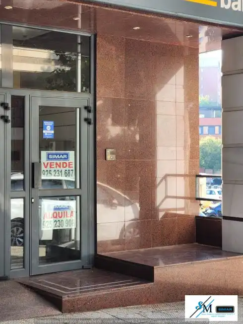 Local comercial de lloguer a Calle Reino Unido 2