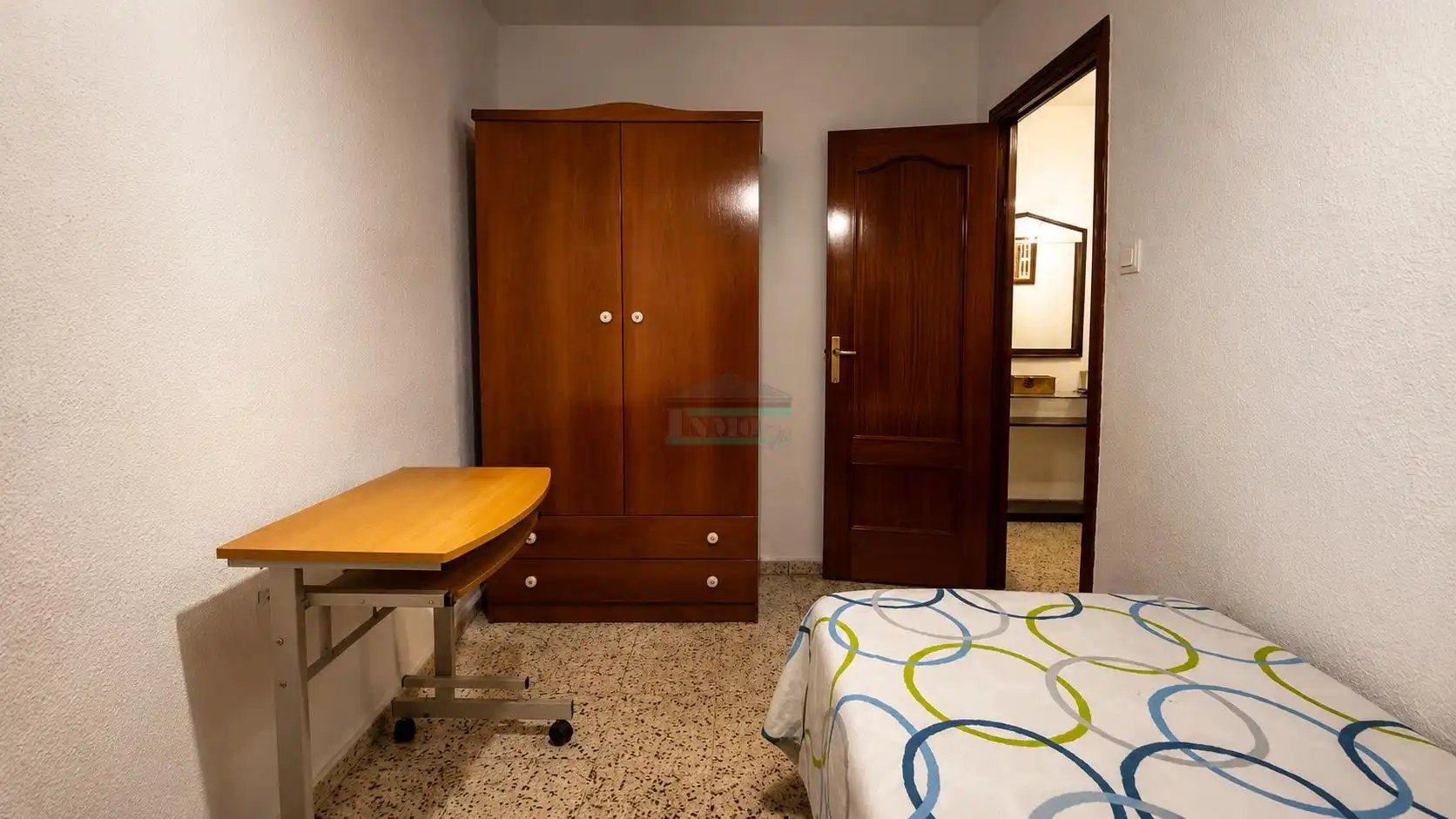 Bedroom of Flat for rent in Granada  with Air Conditioner, Furnished and Oven