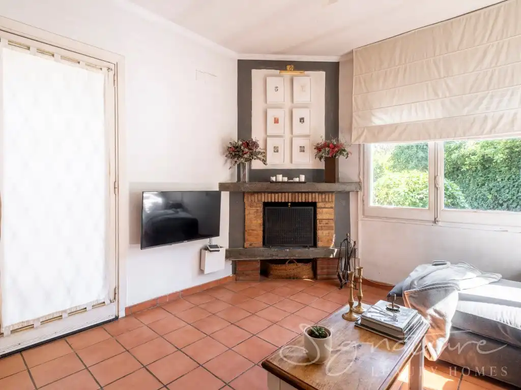 Living room of Houses for sale in Sant Cugat del Vallès