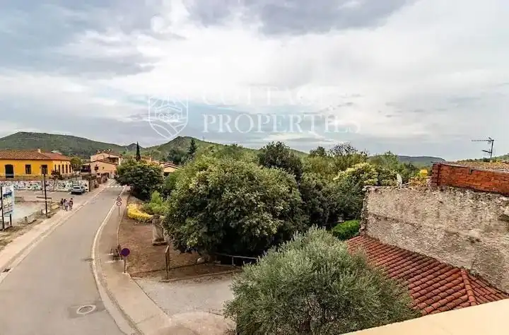 Vista exterior de Casa o chalet en venta en Boadella i les Escaules con Calefacción y Piscina