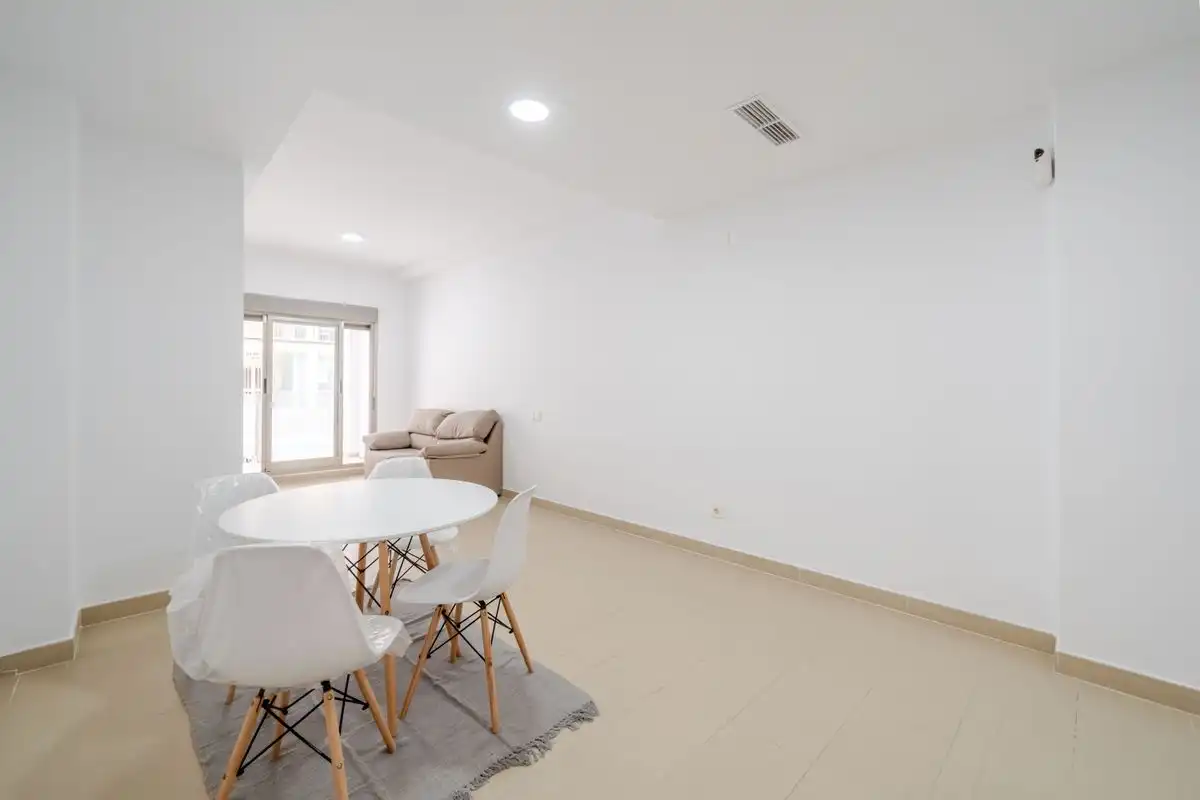 Flat with terrace for sale in Carrer Blasco Ibáñez, imagen 2