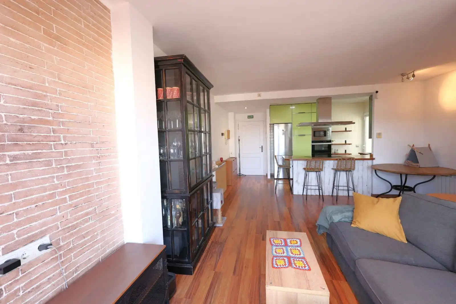 Wohnzimmer von Dachboden zum Verkauf in El Vendrell mit Klimaanlage, Heizung und Terrasse