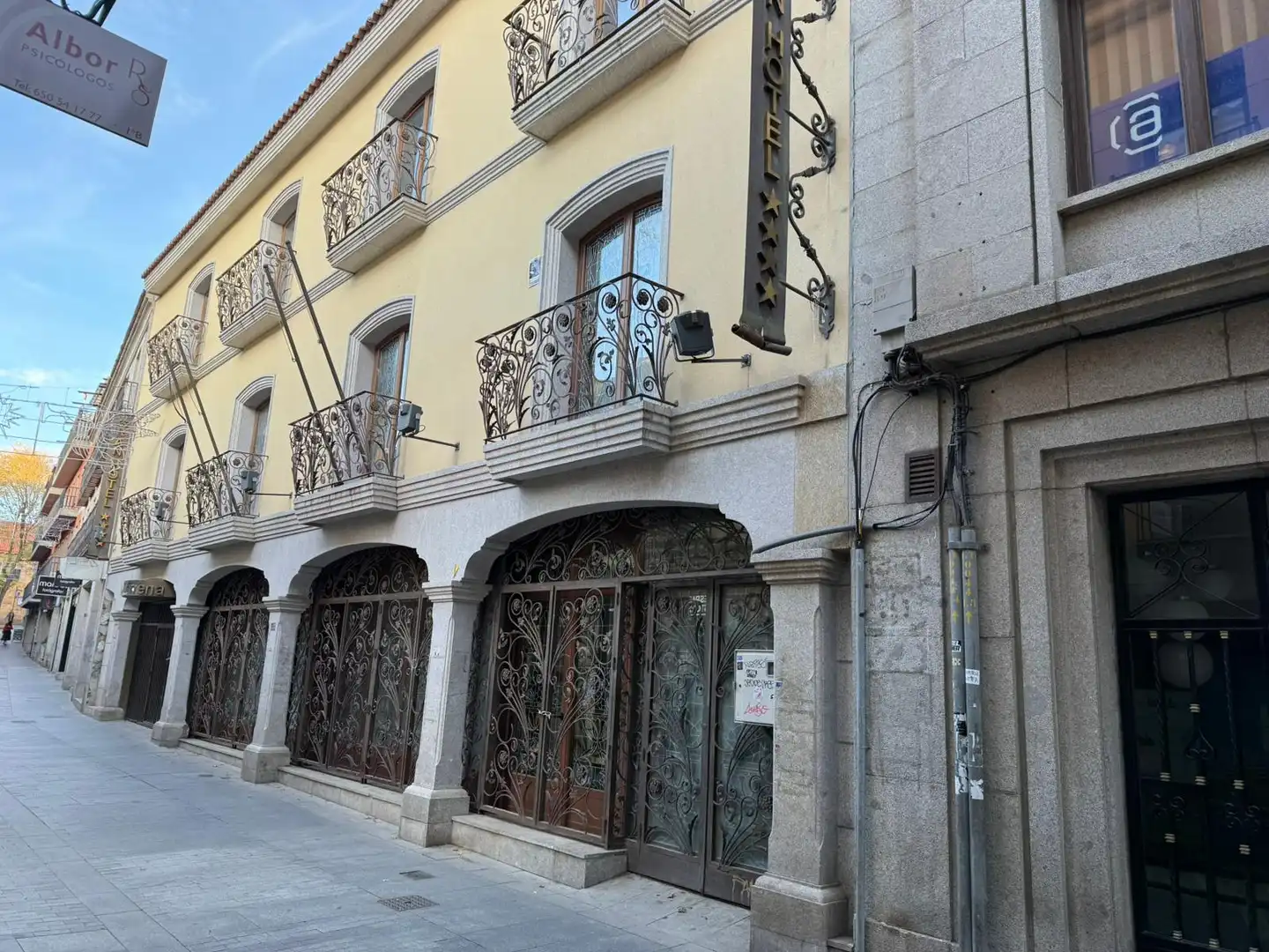 Vista exterior de Edificio en venta en Ávila