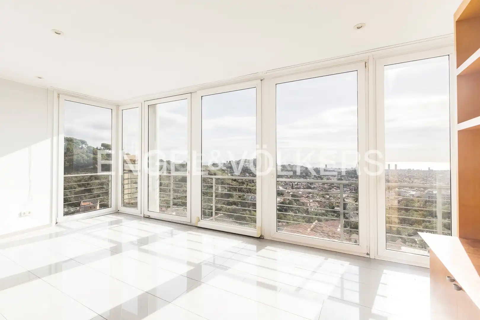 Houses for sale in Barcelona  with Air Conditioner, Heating and Private garden
