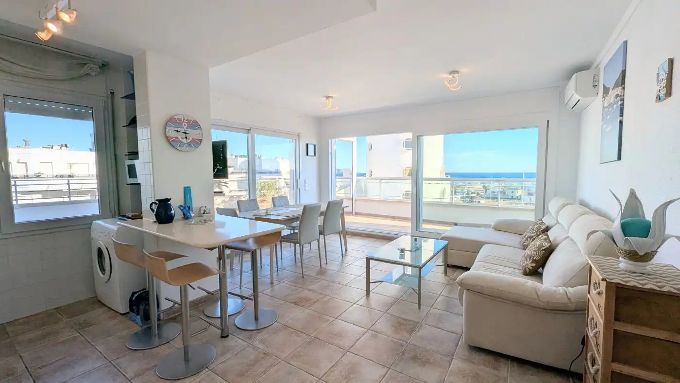 Sala de estar de Ático en venta en Empuriabrava con Aire acondicionado, Calefacción y Terraza
