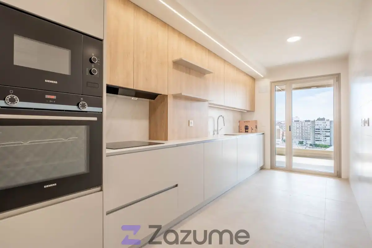 Küche von Wohnung zur Miete in Zaragoza mit Klimaanlage, Heizung und Terrasse