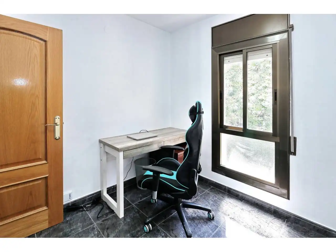 Bedroom of Flat for sale in Santa Coloma de Gramenet  with Furnished and Balcony