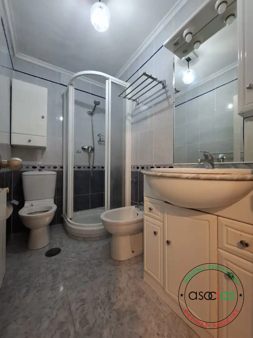 Baño de Piso en venta en Gijón  con Calefacción
