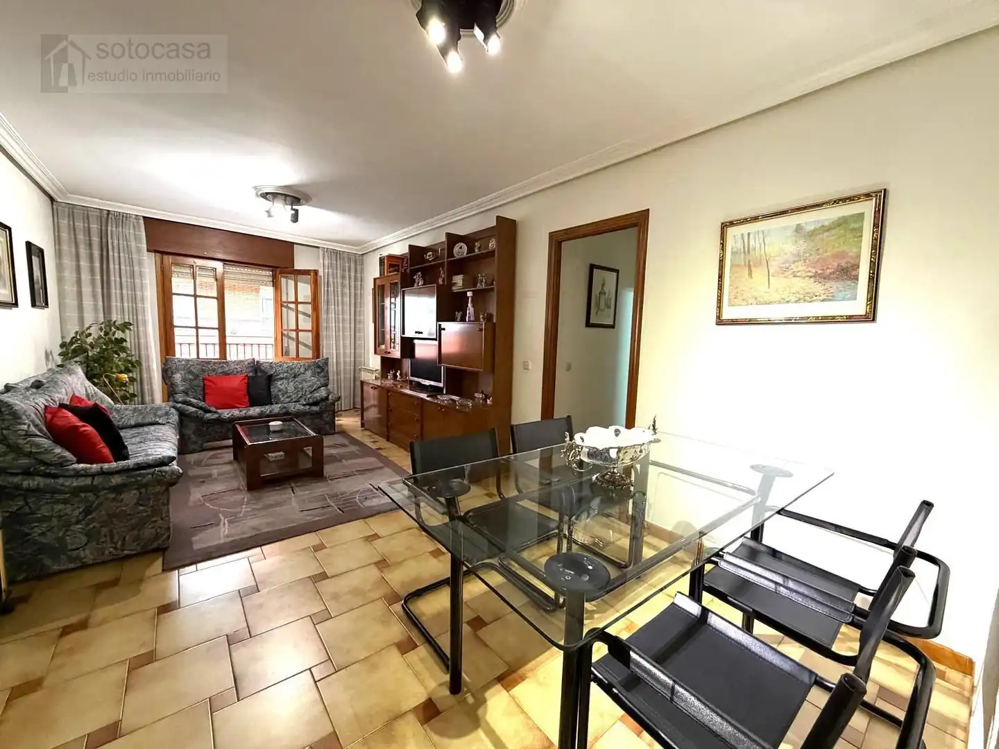 Sala d'estar de Pis en venda en Valladolid amb Calefacció i Terrassa