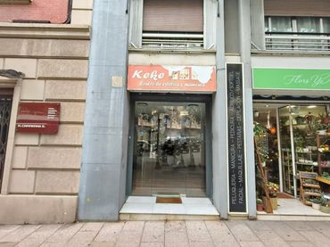 Local comercial de lloguer a Plaça de Joaquim Folguera 2