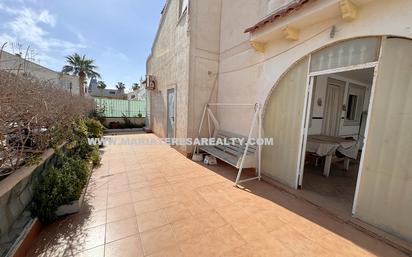 Vista exterior de Casa o xalet en venda en Los Alcázares amb Aire condicionat, Jardí privat i Terrassa