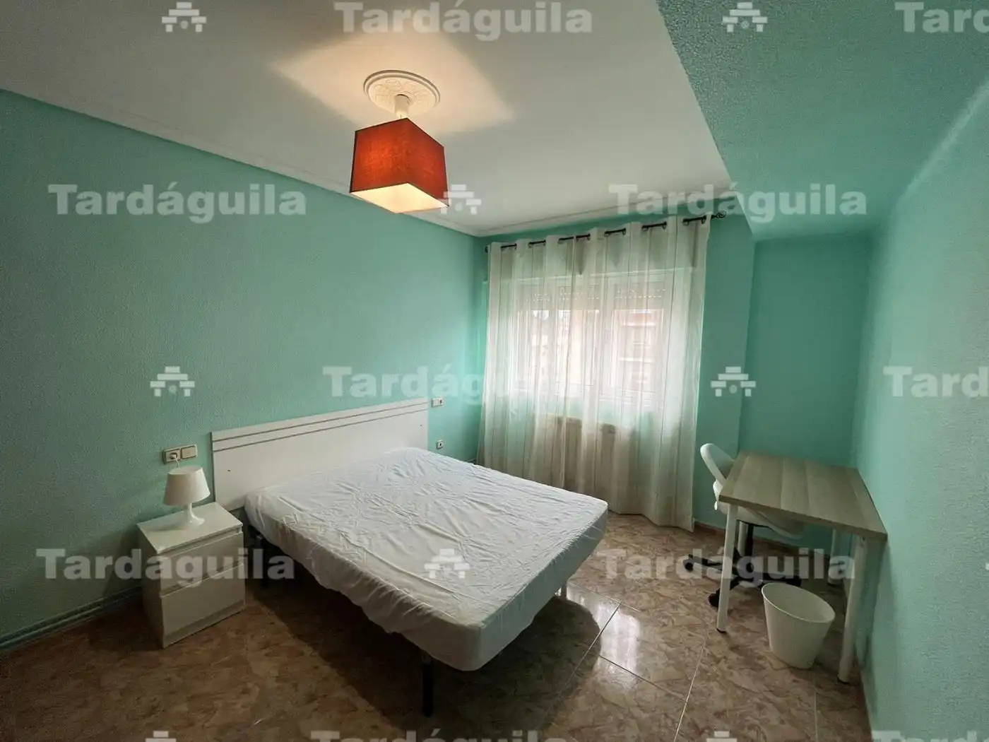 Flat for rent in Salesas