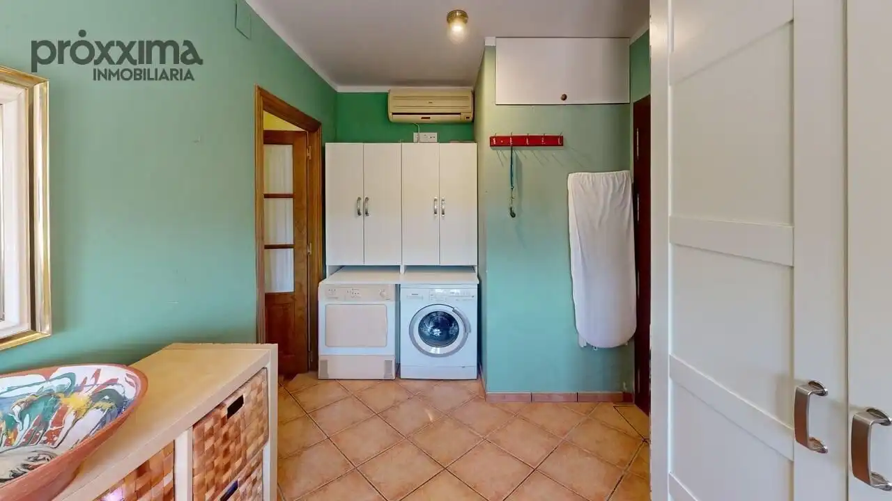 Casa o xalet en venda en La Rinconada amb Jardí privat, Terrassa i Traster