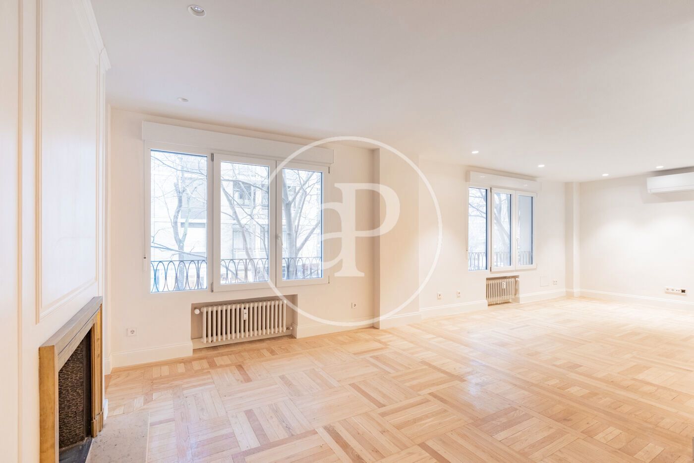 Exterior view of Flat to rent in  Madrid Capital  with Air Conditioner and Heating