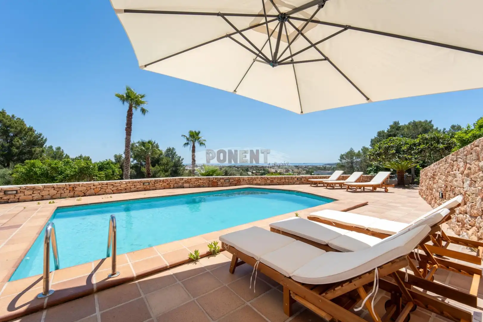 Piscina de Casa o chalet de alquiler en Sant Josep de sa Talaia con Aire acondicionado, Calefacción y Jardín privado