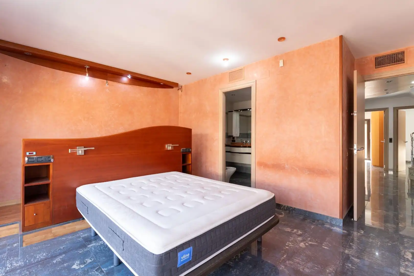 Schlafzimmer von Dachboden zum Verkauf in Manresa mit Klimaanlage, Terrasse und Abstellraum