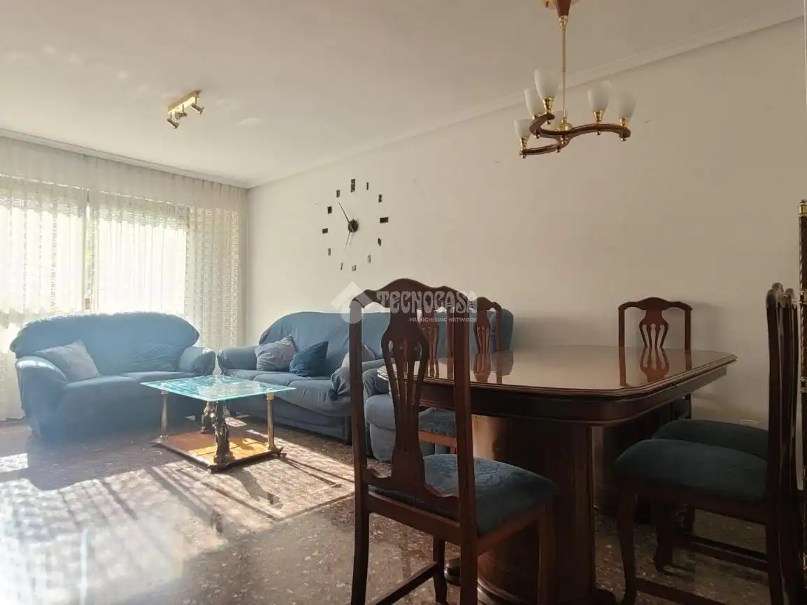 Sala d'estar de Pis en venda en Zaragoza amb Terrassa i Traster